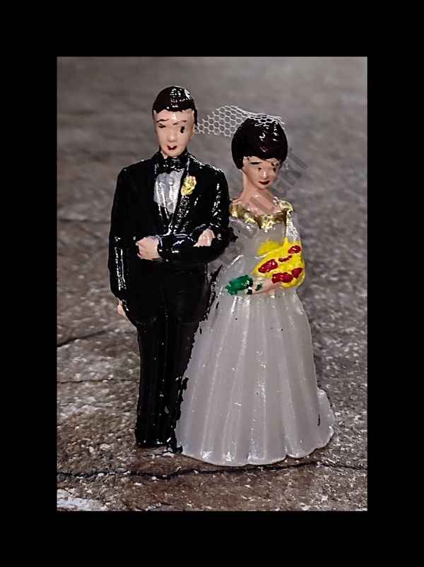 COUPLE MINIATURE - 1 PC, BLACK & WHITE