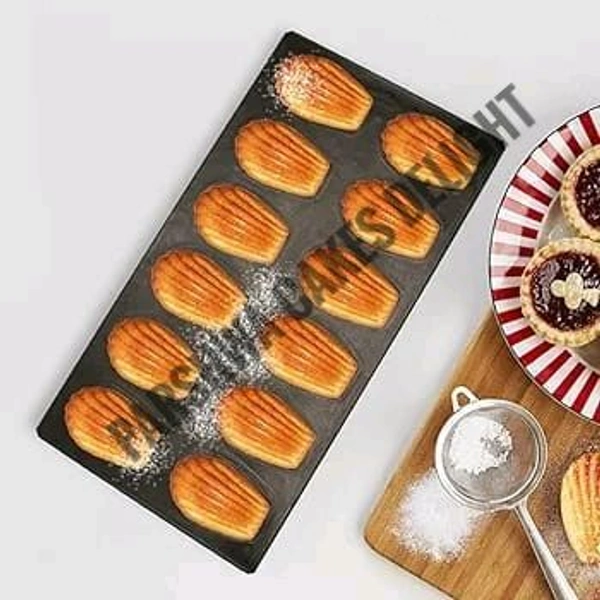 Madeleine Muffin & Cupcake Baking Tray - 12 In 1