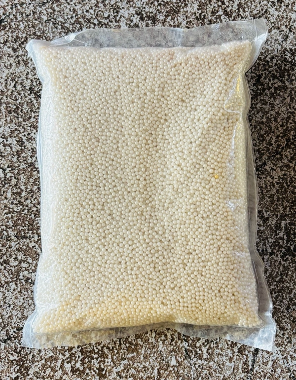 White Sprinkle Balls - Medium 1 Kg Pack