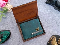 Cotrise Leather wallet with wooden box - Olive Green