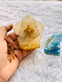  Resin Flower Car Dashboard Showpiece 