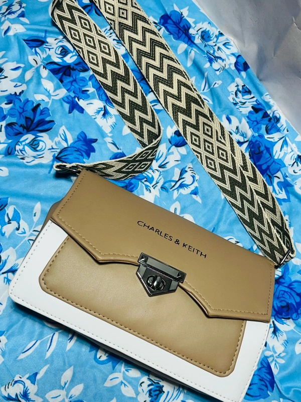 Chic Crossbody Bag for Everyday Glam