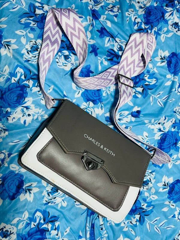 Chic Crossbody Bag for Everyday Glam