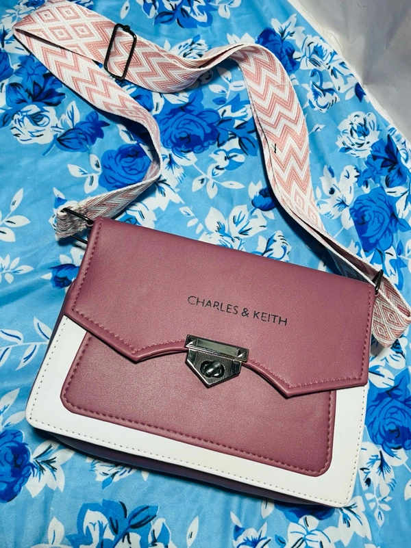 Chic Crossbody Bag for Everyday Glam