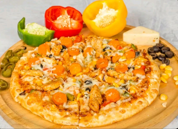 TIKKA CHICKEN PIZZA 