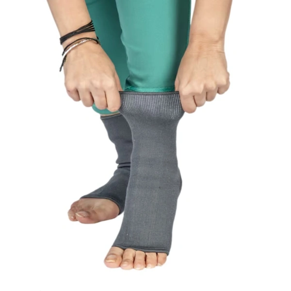 KD NIVIA Orthopedic Ankle Support Knitted