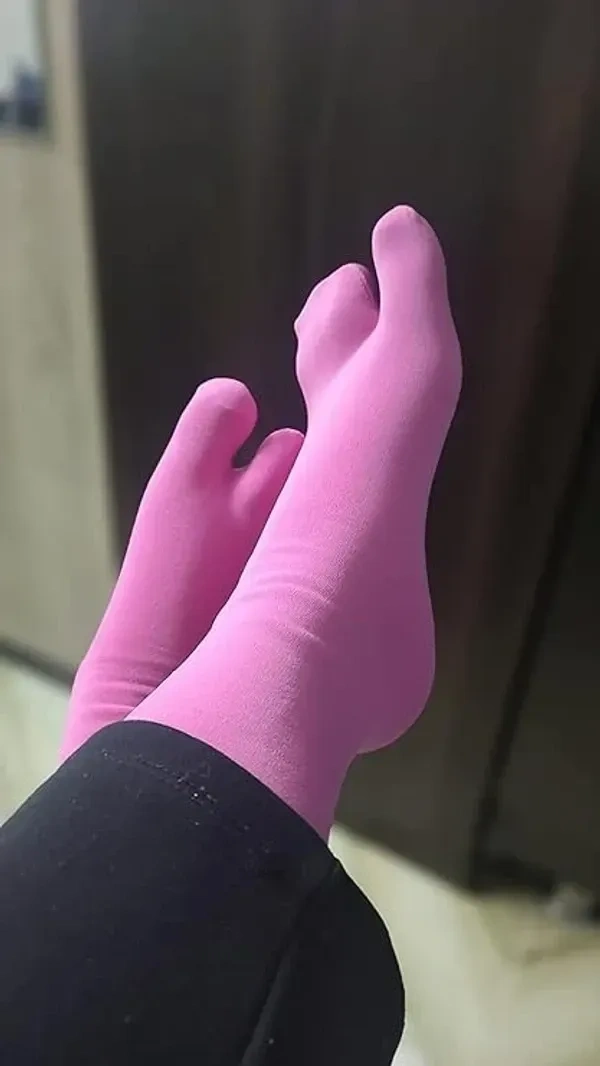 LR FASHION Thumb Toe Adult Warm Snow Stretch Knit Super Thick Wool Fur Socks Plush Thermal Men Women Fashion Fuzzy Velvet Snow Socks (Assorted color)