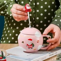 Merry Christmas Coffee Mug with Santa Claus Pattern Bubble Ceramic Shape | Spoon Lid Procelain Cappuccino Cup Tea Mug | Milk Drinking Cup Holiday Christmas Gift Red