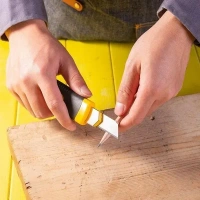Eclet Heavy Duty 18 mm Cutter Knife Utility Knife Box Cutters, Utility Knife Retractable, Compact, Extended Use for Heavy Duty Office, Home, Craft Arts (Color as per Availability) E