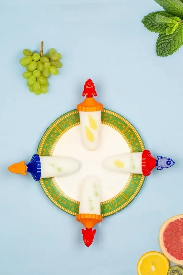 Set of 6 Plastic Reusable Rocket ice Pop Makers, Homemade Popsicle/Frozen Ice Cream/Kulfi Candy for Children & Adults - Multicolor