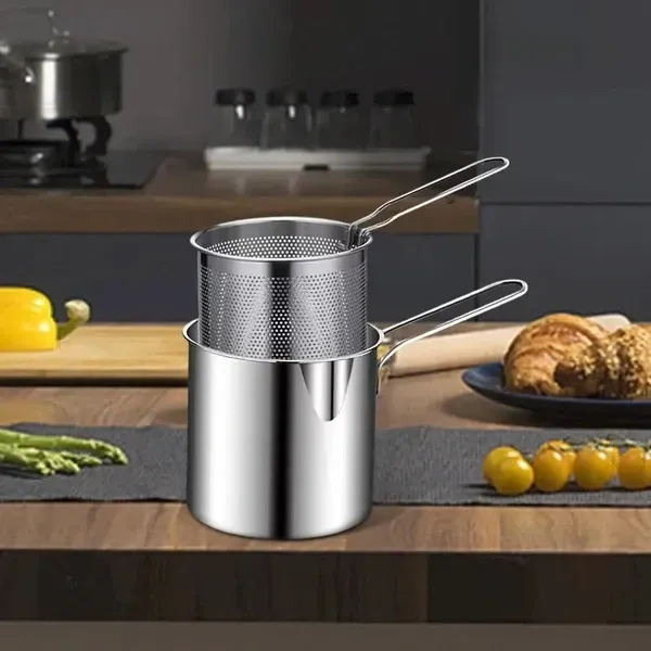 DAYANIDHI Small Deep Frying Pot with Strainer Basket | 1200ml Stainless Steel Pan with Handle | Ideal for Frying French Fries/Chicken Wings/Shrimp/Fish/Boiling Butter/Sauce/Gravies/Pasta(1Piece)
