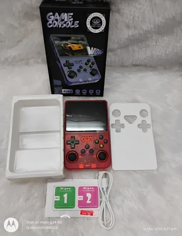 World R36S Retro Handheld Video Game Console 3.5 inch Retro Handheld Video Games Consoles Built-in Rechargeable Battery Portable Style Preinstalle