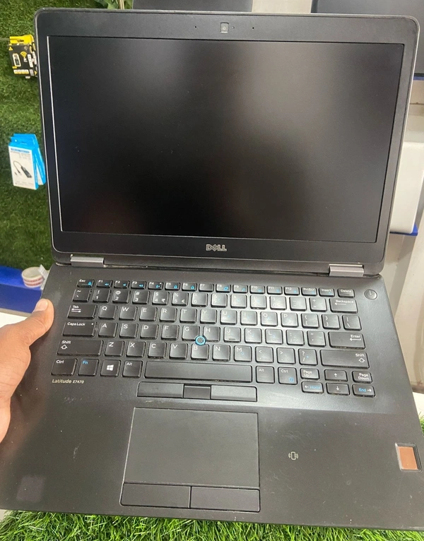 (Refurbished) Dell Latitude E7470 | Core i5 | 8GB RAM | 256GB SSD NVMe | Windows 11 Pro | Original Adapter 