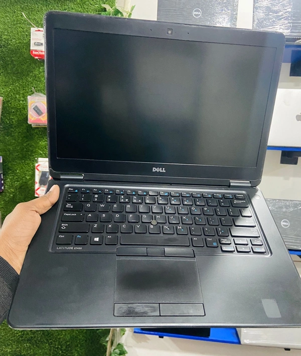 (Refurbished) Dell Latitude 7450 - Intel i5 /8GB RAM /256GB SSD /Windows 11 Pro with Original Adapter