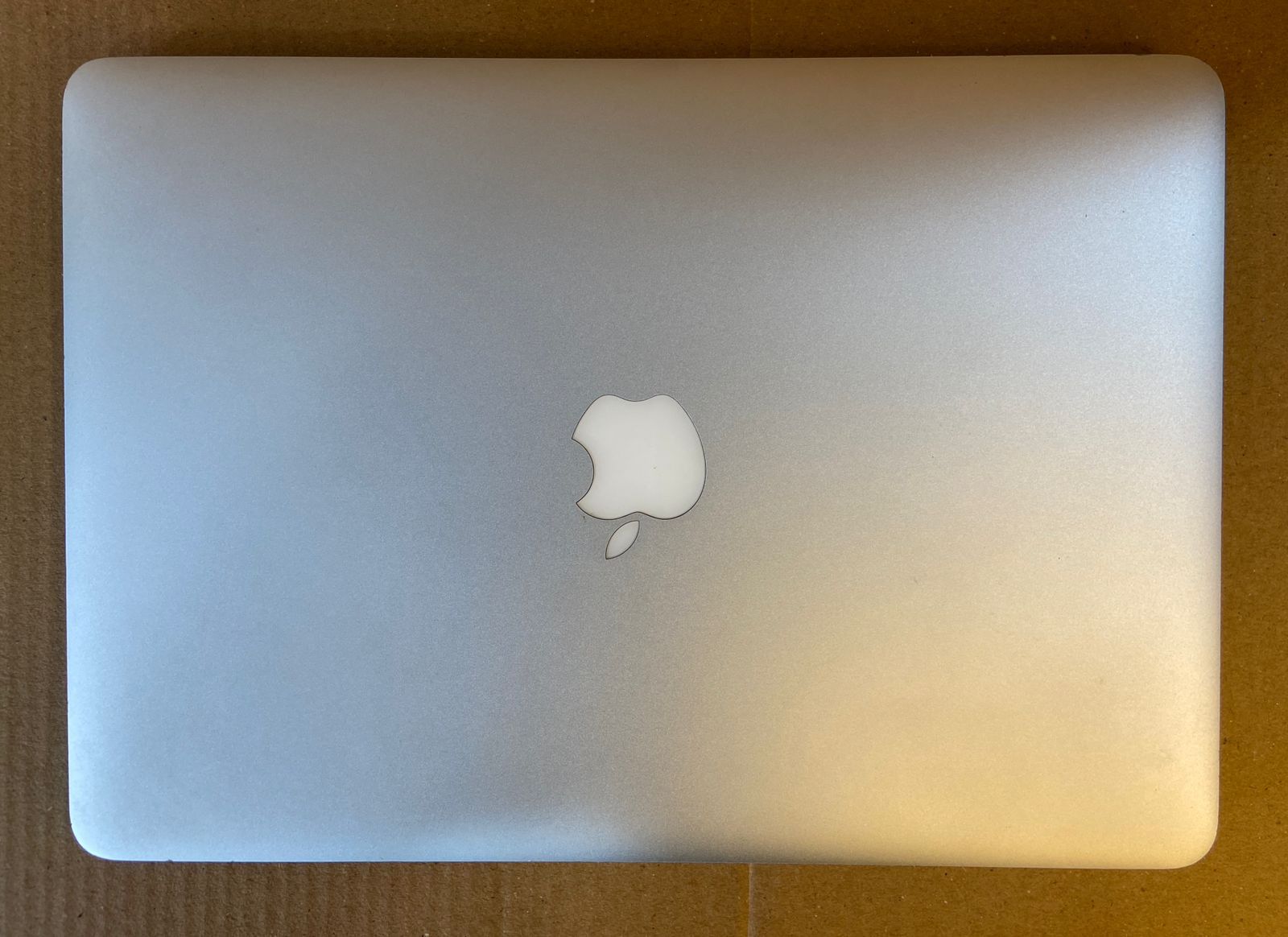 Refurbished) MacBook Air A1466 (13.3” Screen, 8GB RAM, 512GB SSD