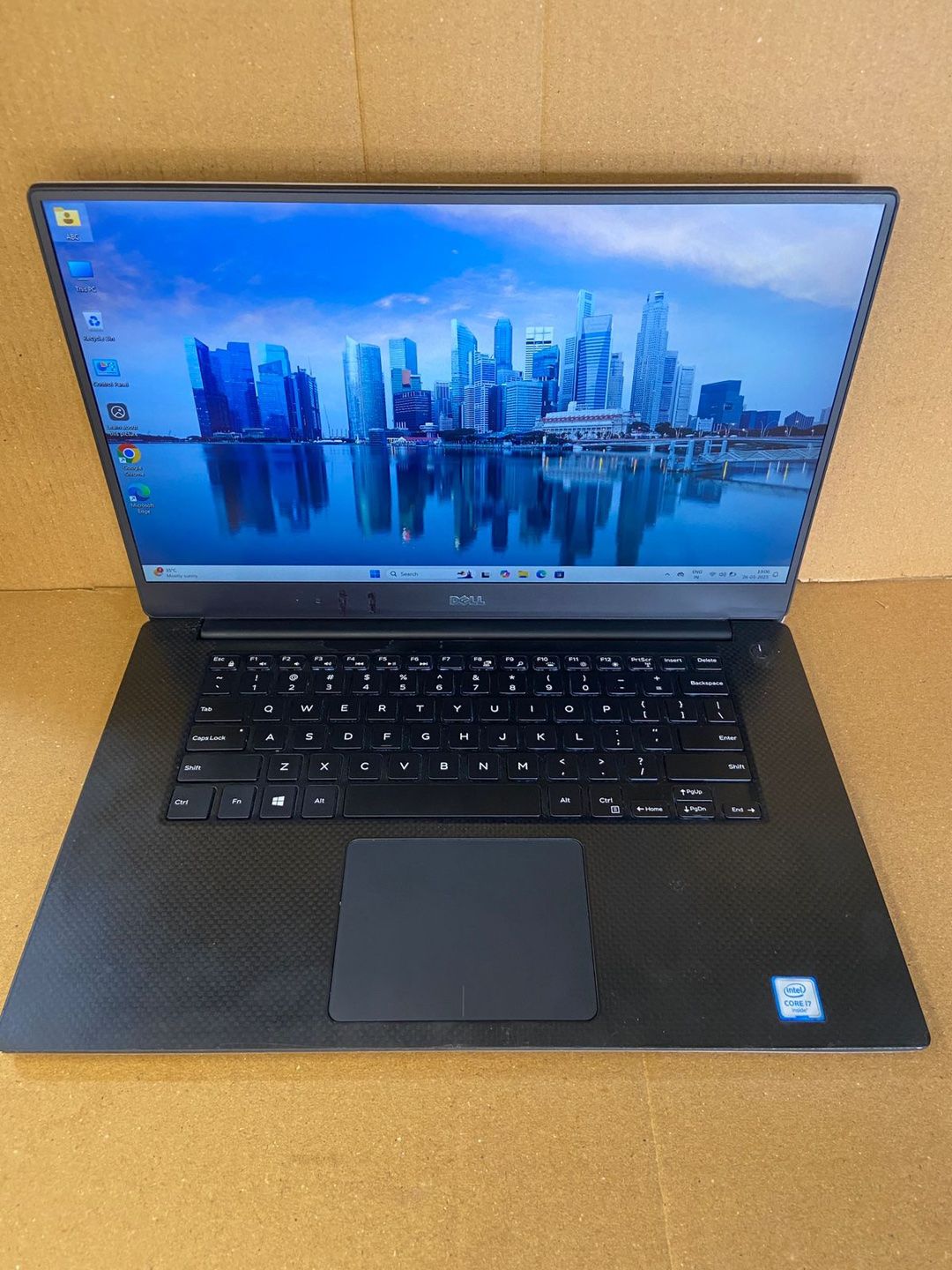 Refurbished) Dell XPS 15-9550 | Intel Core i7-6700HQ | 16GB RAM