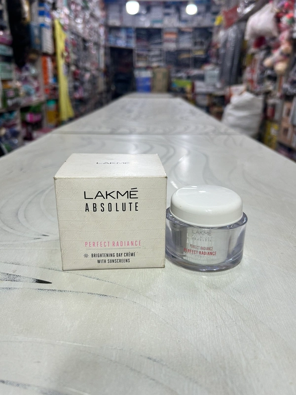Lakme Absolute (Day Cream) - 50gm