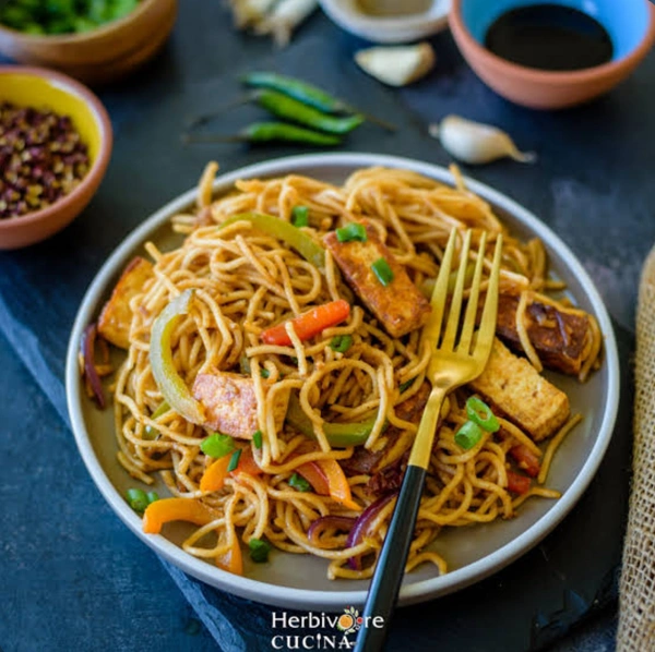 Chocoden Special Paneer Chowmein  - Half Plate