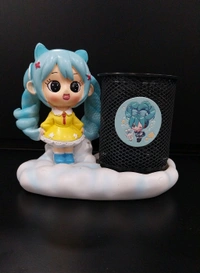 girl cartoon pen stand
