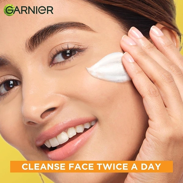Garnier   Garnier Skin Naturals Bright Complete Vitamin C Face Wash - Vitamin C Face Wash For Brighter and Glowing Skin - Daily Cleanser Suitable For all Skin Types, 150g - 150g, Green