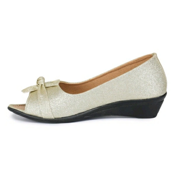 Footwear For Women - Gold, IND-6