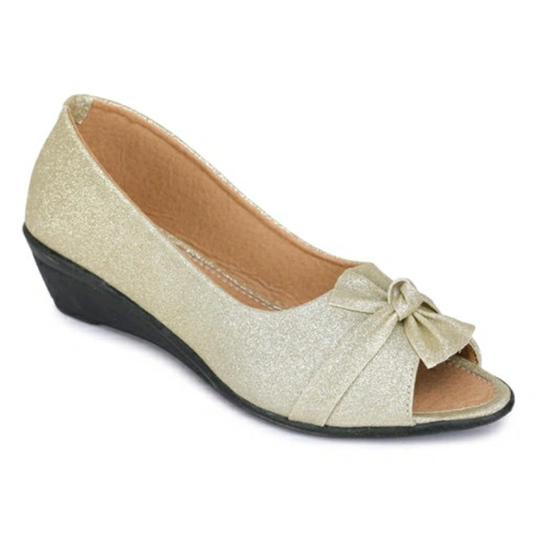 Footwear For Women - Gold, IND-6