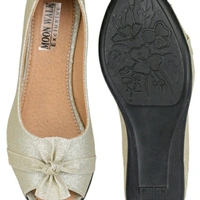 Footwear For Women - Gold, IND-6