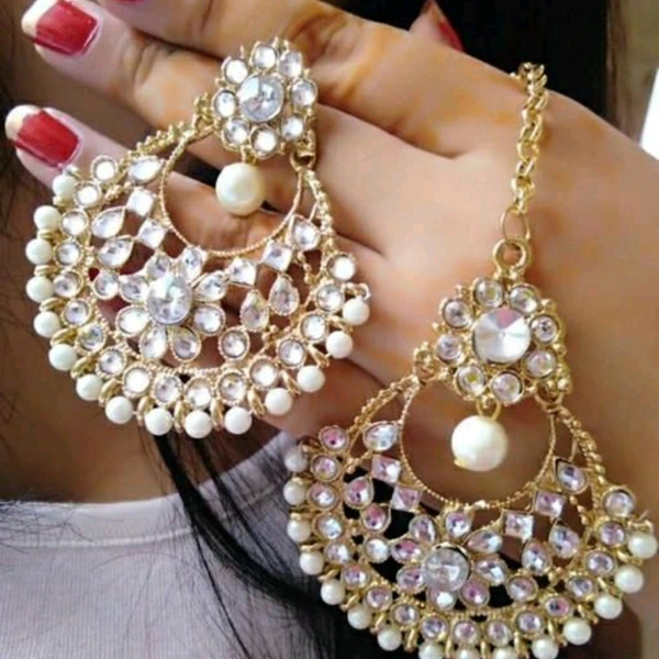 Maangtika and earrings set
