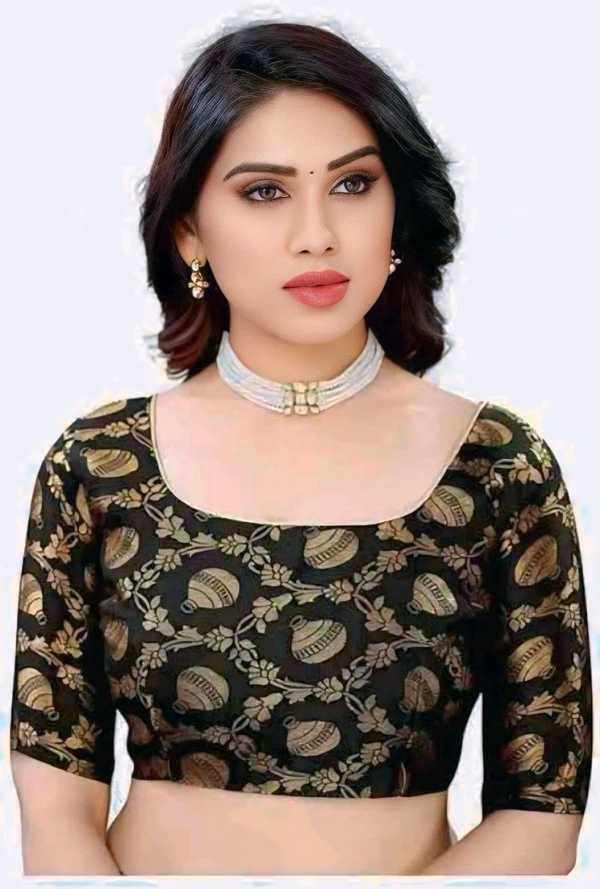 sana silk satin silk Green saree with Blouse. Elevate your elegance with this luxurious Sana Silk Satin Saree. Crafted from premium quality satin silk.  - Free Size