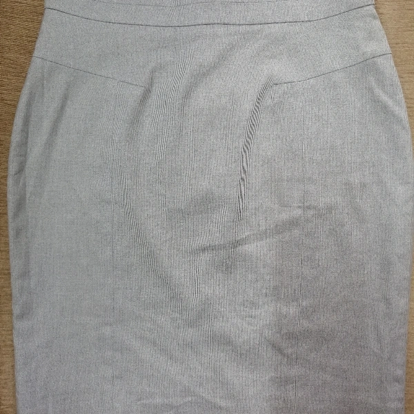 H&M Knee Length Skirt - EU40, Light Grey