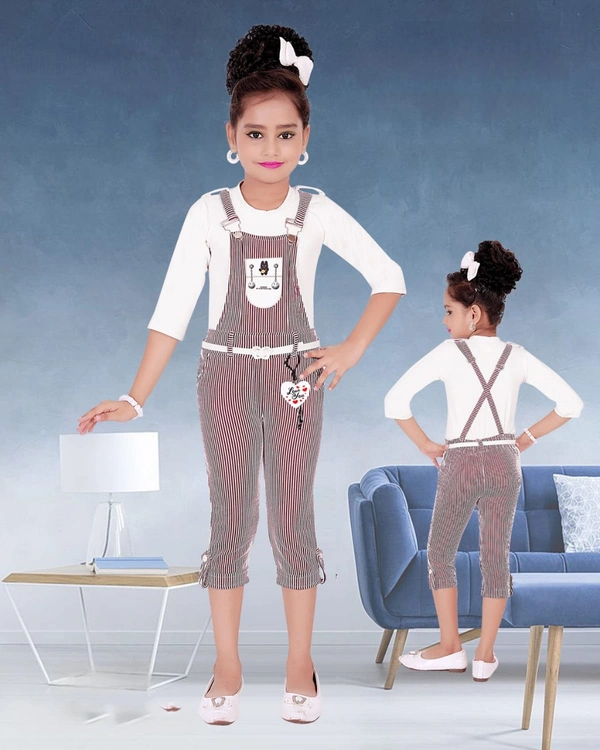 Fashion Comfortable and Relax Dungarees Capari for Girls