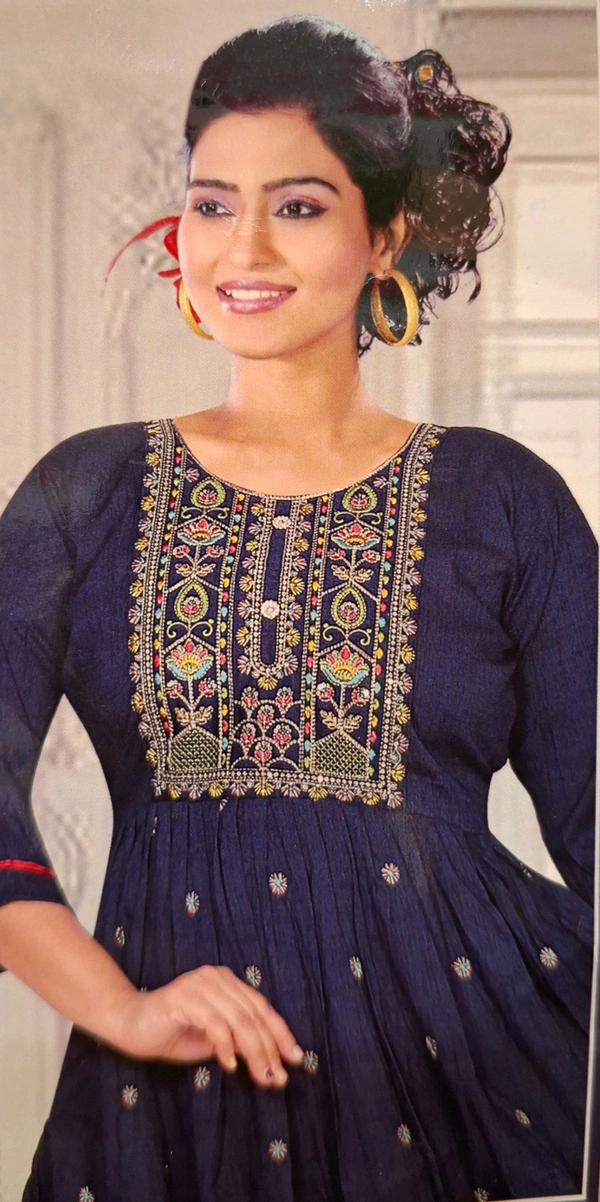 Nayra Round kurti - M