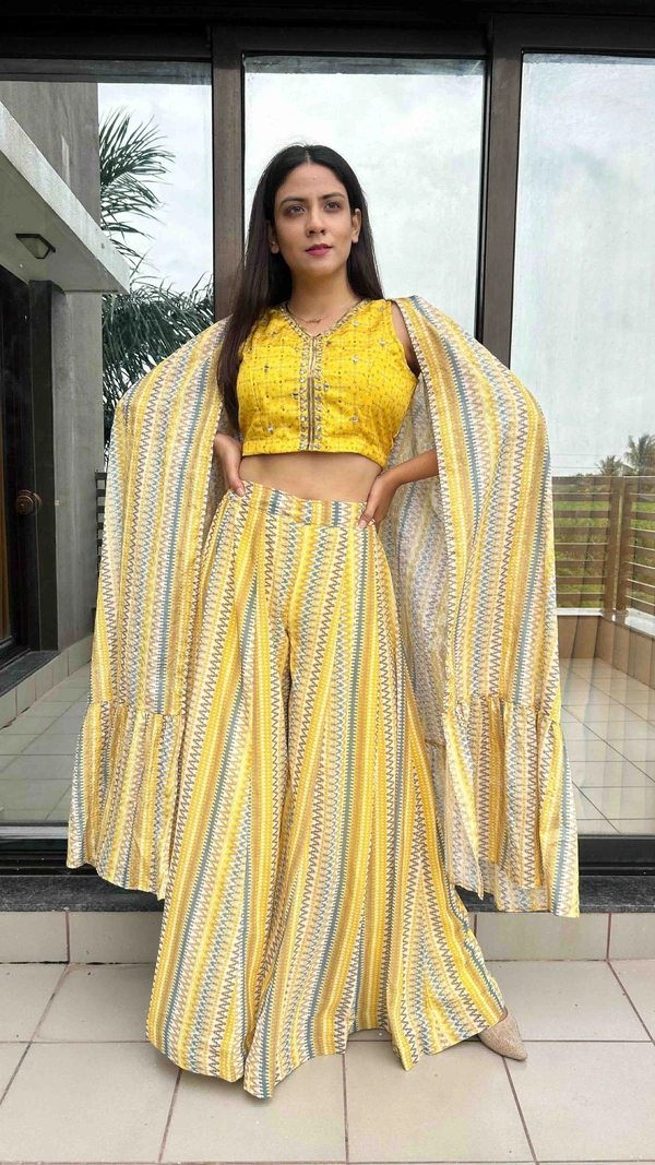 ✨ *EXCLUSIVE DESIGNER JACKET WITH BLOUSE AND PALAZZO* - Xl (42)