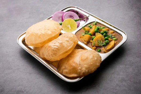 Puri Sabji - 3 Pieces Puri