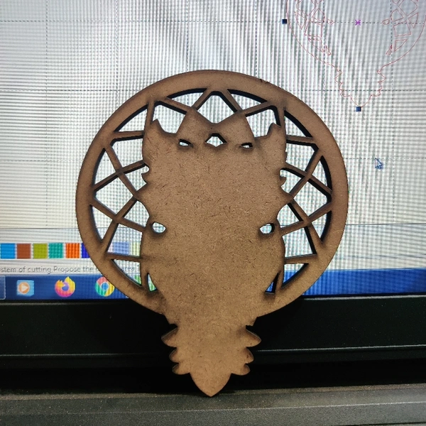 Design Round With Eagle - Natural, 4inch thickness 5.5mm