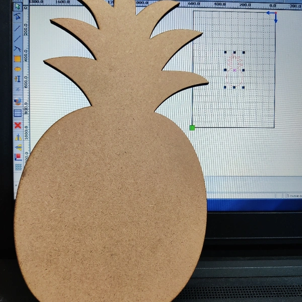 Mdf Pineapple - natural, height 10inch Thickness 5.5mm