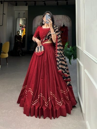 Wrap yourself in the elegance of pure cotton with delicate Gota Patti touch-ups, perfect for any festive occasion 🥰navratri collection - #lehengacholi #cottonlehengacholi #chaniyacholi #ghaghracholi #traditionallehenga #cottonchaniyacholi #garbadress #printednavratrilehenga  