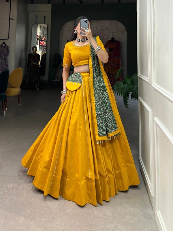 Wrap yourself in the elegance of pure cotton with delicate Gota Patti touch-ups, perfect for any festive occasion 🥰navratri collection - #lehengacholi #cottonlehengacholi #chaniyacholi #ghaghracholi #traditionallehenga #cottonchaniyacholi #garbadress #printednavratrilehenga  