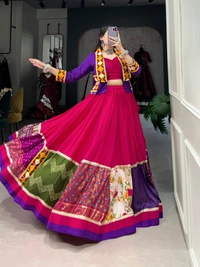 There sense of magic in Navratri with this lehenga ❤️💚