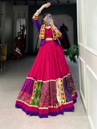 There sense of magic in Navratri with this lehenga ❤️💚