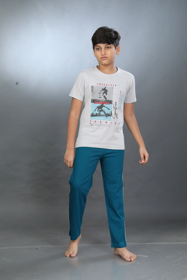 Vee MAX Vee Max Boys Printed Collar Night Suit - 7-8 Yrs