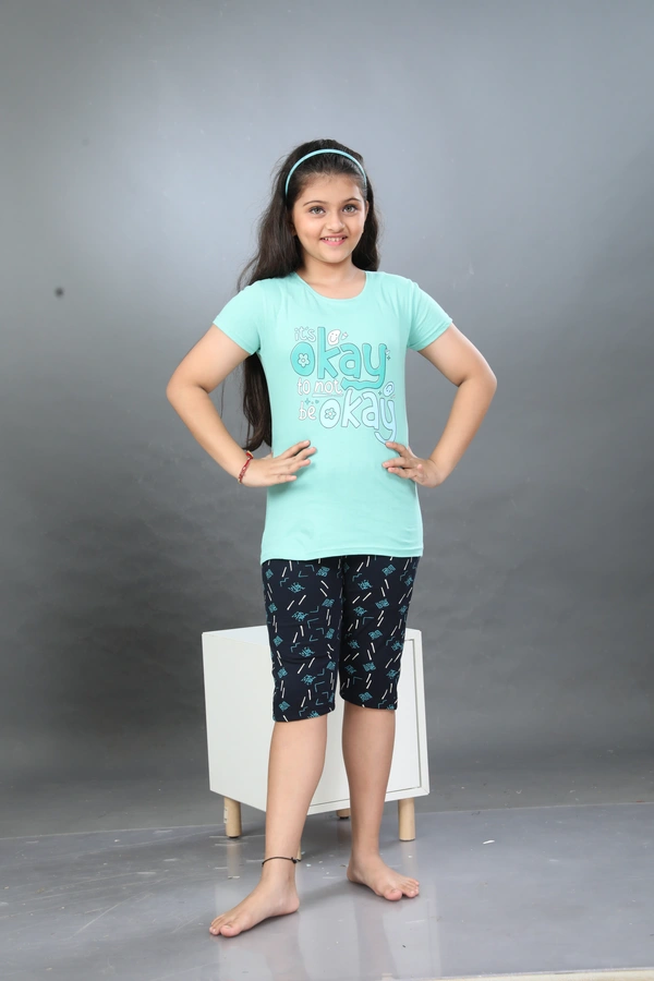 Vee MAX Vee Max Girls Printed Collar Night Suit - Grey, 1-2 Yrs