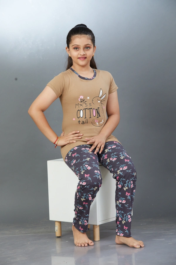 Vee MAX Vee Max Girls Printed Collar Night Suit - Grey, 1-2 Yrs