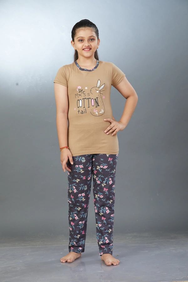 Vee MAX Vee Max Girls Printed Collar Night Suit - Grey, 1-2 Yrs