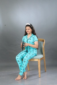 Vee MAX Vee Max Girls Printed Collar Night Suit - Green, 7-8 Yrs