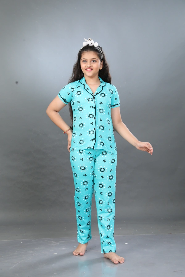 Vee MAX Vee Max Girls Printed Collar Night Suit - Green, 7-8 Yrs