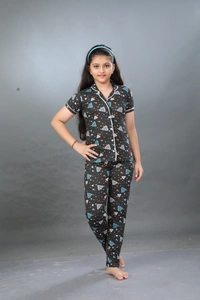 Vee MAX Vee Max Girls Printed Collar Night Suit - Black, 4-5 Yrs