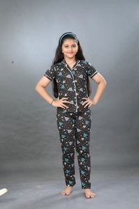 Vee MAX Vee Max Girls Printed Collar Night Suit - Black, 4-5 Yrs