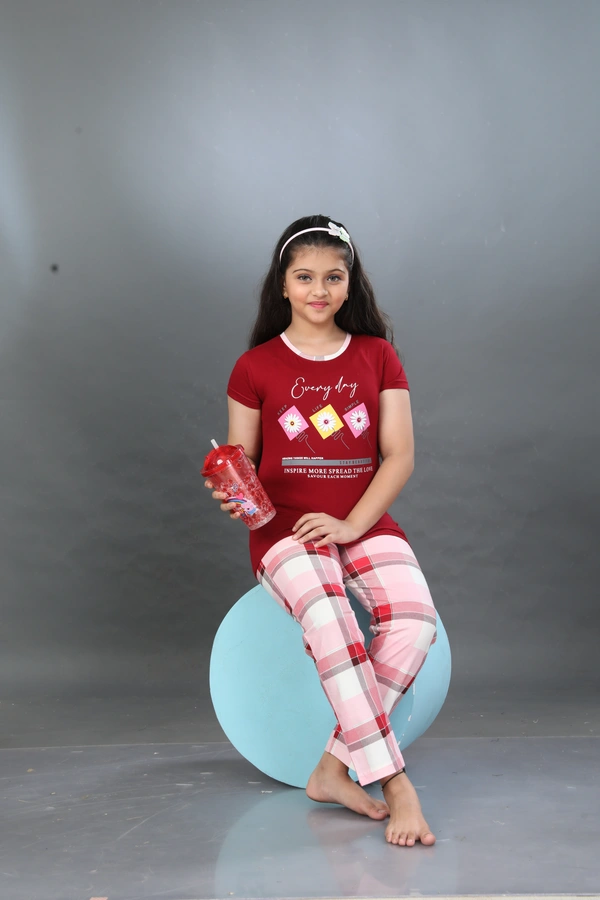Vee MAX Vee Max Girls Printed Collar Night Suit - Maroon, 4-5 Yrs