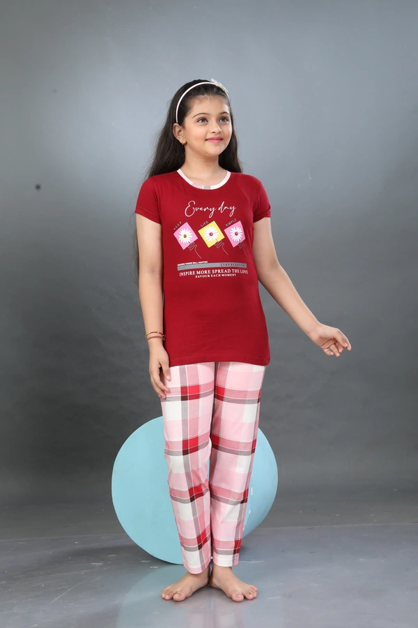 Vee MAX Vee Max Girls Printed Collar Night Suit - Maroon, 4-5 Yrs